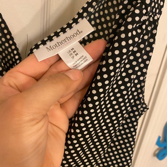 These maternity dresses are beautiful and comfortable. - Picture 4 of 6